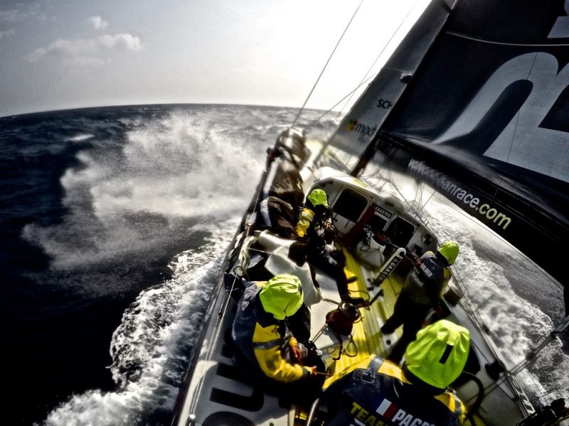 „Volvo Ocean Race“: Roko Milevičiaus komandą leido apmėtyti supuvusiais pomidorais