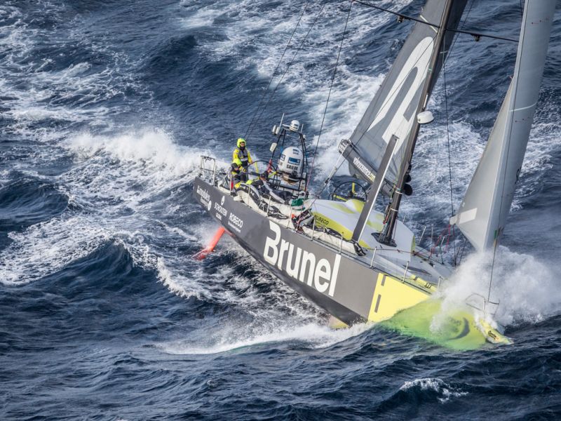 „Volvo Ocean Race“: finišavę penkti „Team Brunel“ išplėšė antrą vietą 